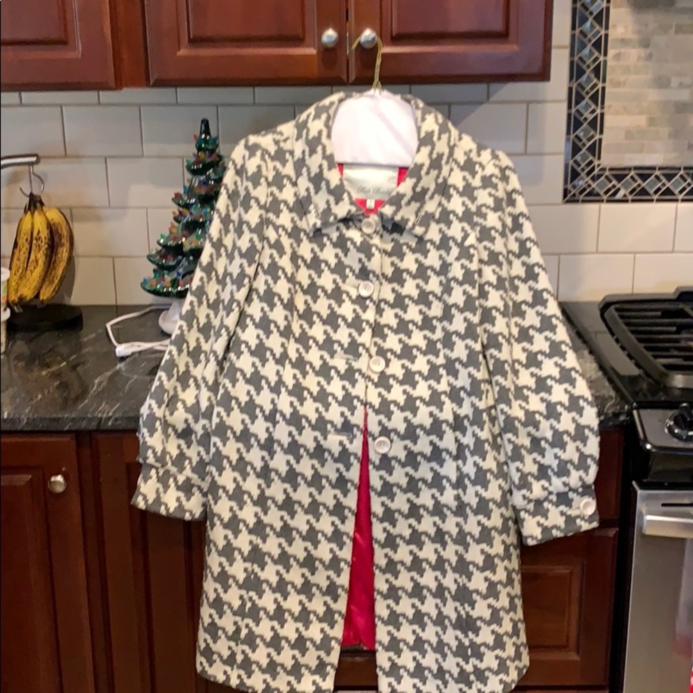 Houndstooth coat-Beth Bowles